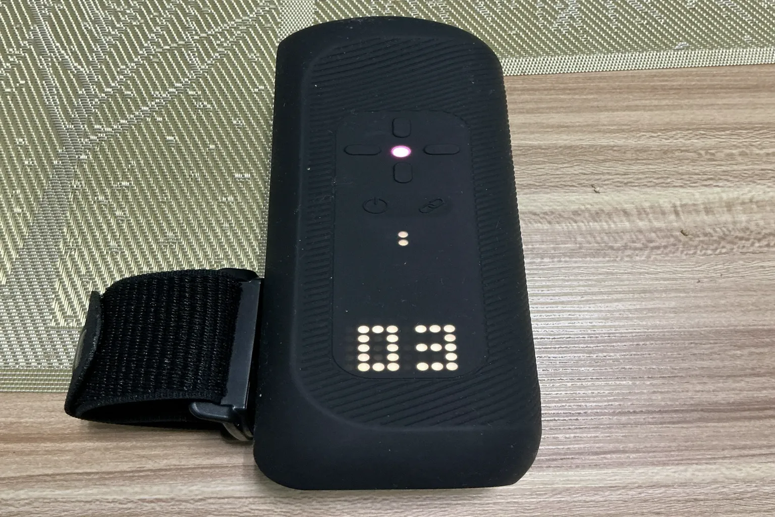 Handy 2 Pro 韌體更新中,機身燈號顯示更新進度。