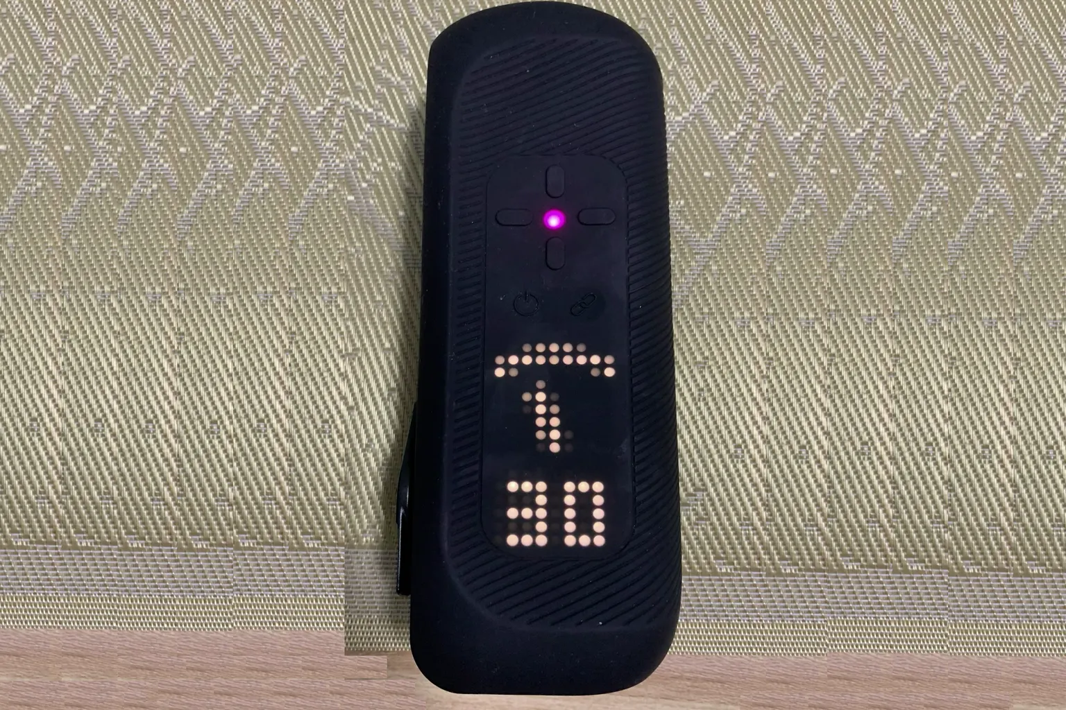 The Handy 2 Pro 機身點陣圖顯示動作強度設定,數字 80 代表目前強度。
